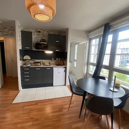 Y&e - Gare Sncf - Cite Congres - Centre - Parking アパート