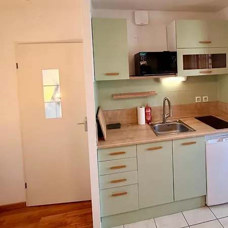 Escale Nantaise - Gare Sncf - - Parking