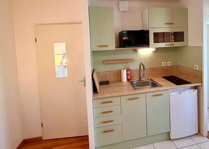 Escale Nantaise - Gare Sncf - - Parking